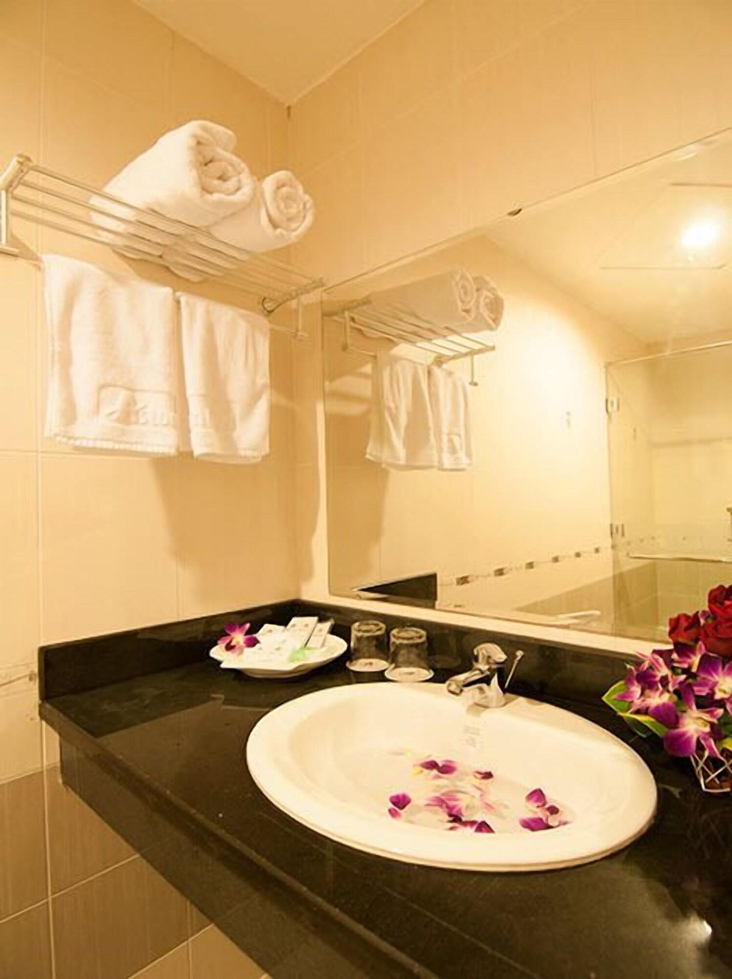 Valentine Hotel Saigon - Bui Vien Street Ho Chi Minh City Exterior photo